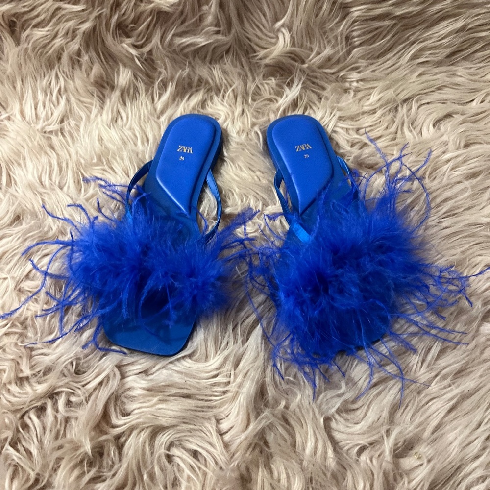 Zara Blue Feather Sandals Size 6